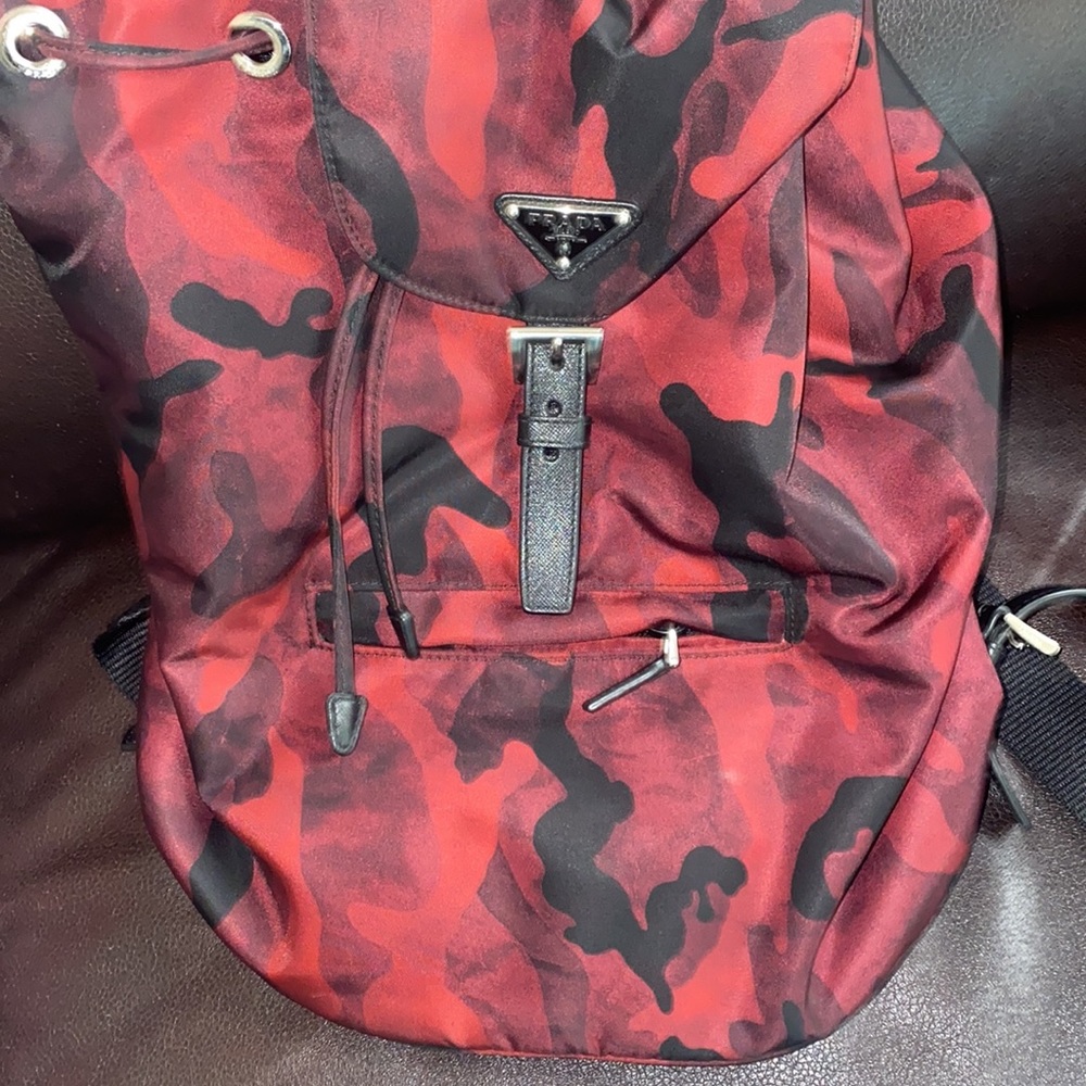 Backpack - Picture 3 of 7